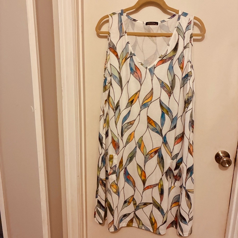 Sleeveless Asymmetrical White Dress with Multicolor Leaf Print